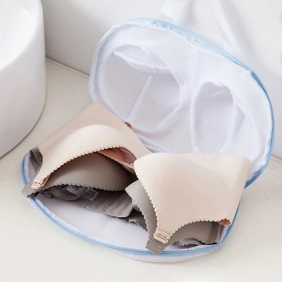 ❤️4 Piece Bra/Lingerie Bag Set❤️ - Picture 5 of 7